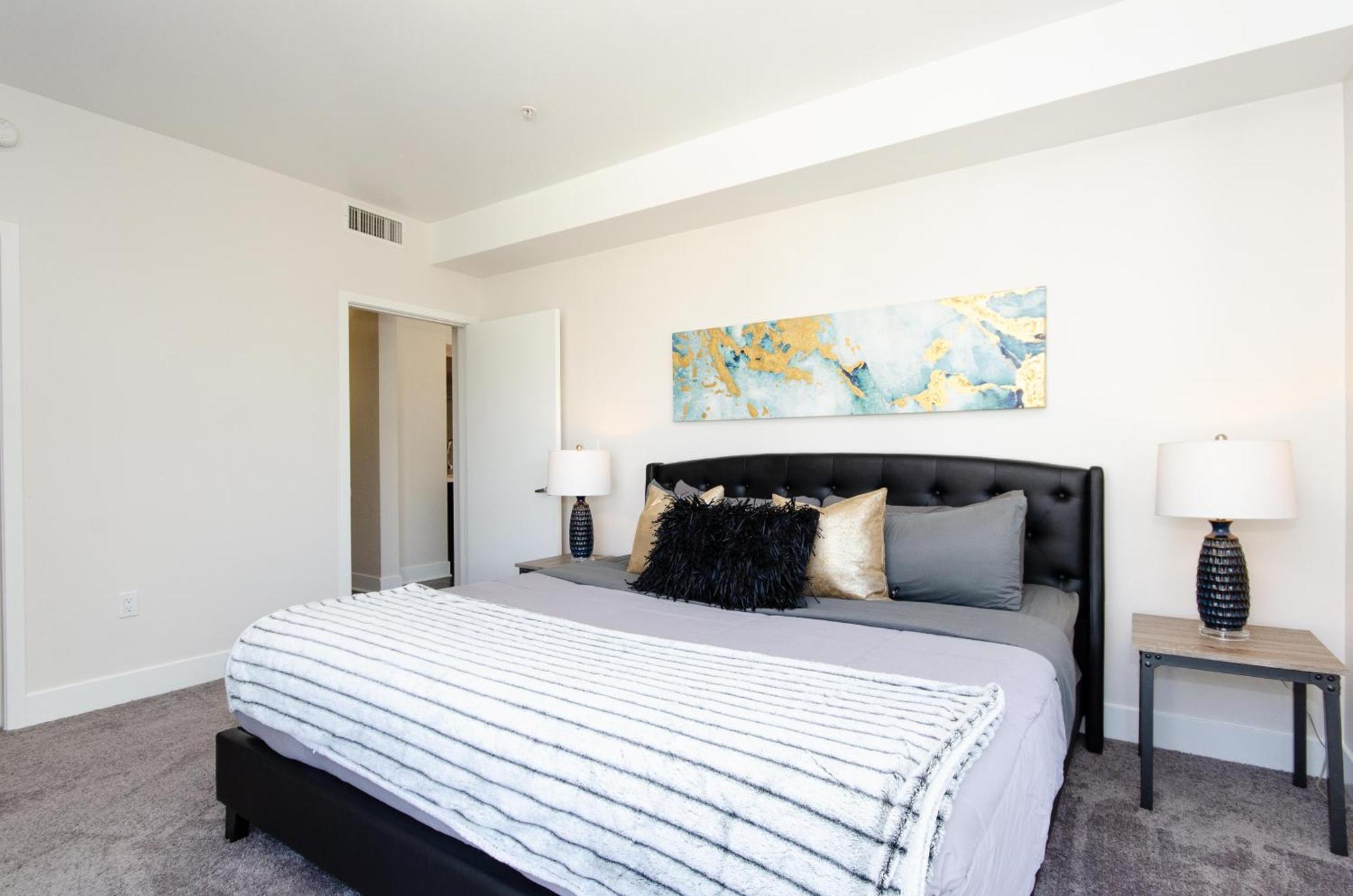 Luxury Penthouse In Prime Hollywood Location * Los Angeles